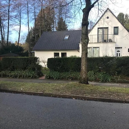 Ruhige Doppelhaushaelfte Mit 5 Schlafzimmern Im Villenviertel